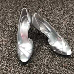 Silver pumps